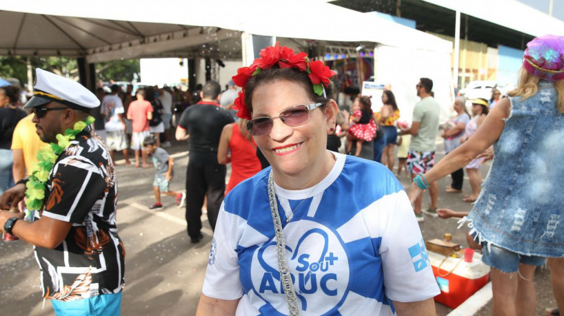Brasília (DF) - Carnaval de rua animados pela escola de samba ARUC, Sra. Célia Regina Fernandes, fala Agência Brasil: Foto Valter Campanato/ Agência Brasil.