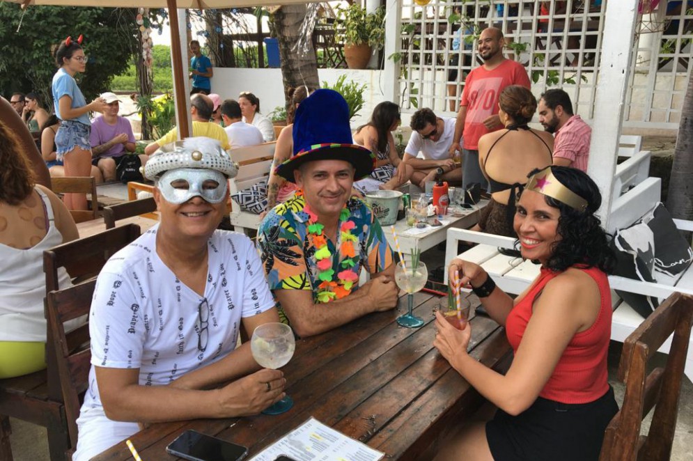 O trio Luís Silva, Jonas Sousa e Ednália Alencar tirou o domingo para uma programação mais tranquila em evento privado na Sabiaguaba