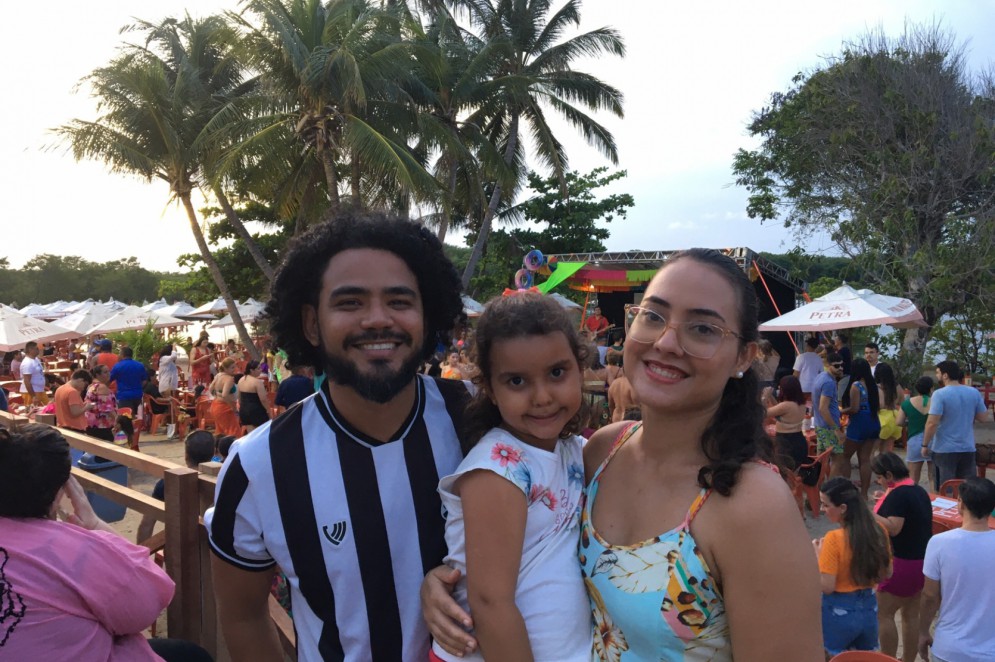 O casal Jéssica Gondim e Neto Almeida buscava uma atividade de Carnaval que contemplasse a a filha pequena, Isabela