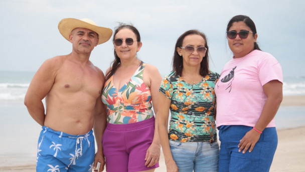 Eudes Mendes, 53 anos, veio do município de Pereiro, na região serrana, para curtir o Carnaval na Praia do Presídio