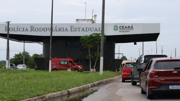 Campanha realizada pela PRE no KM 30 da CE-049
