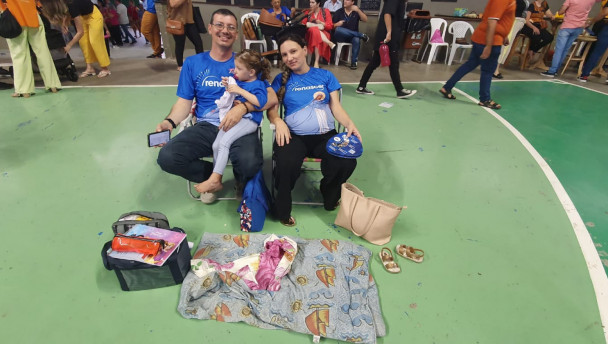 Casal Marcelo, 41, e Rosiania Nogueira, 35, marcando presença pela 12ª vez no retiro Renascer 