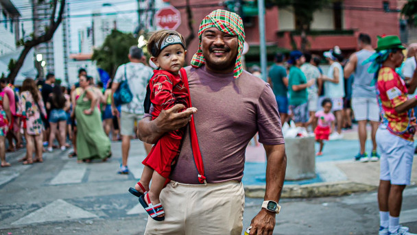 Fantasias criativas no Carnaval da Mocinha