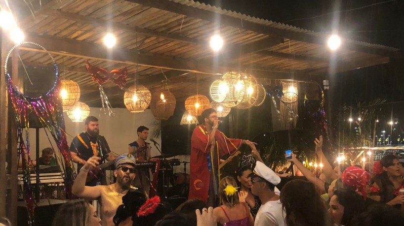 Banda Os Alfazemas em show no carnaval da Sabiaguaba