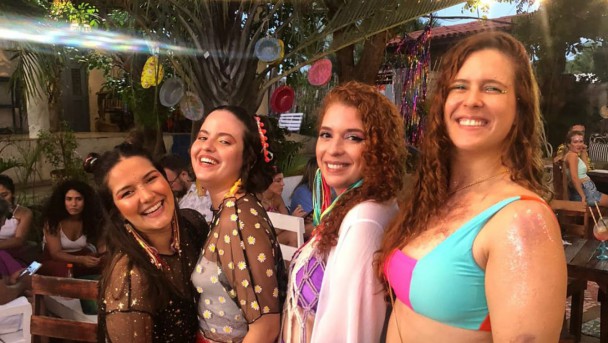 Carolina Ferreira, Mariana Costa, Luana Cruz, Priscila Farias aproveitam a festa no restaurante Tempero do Mangue