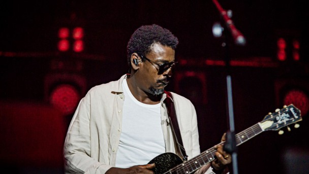 O carioca cantou sucessos na última noite de Carnaval 