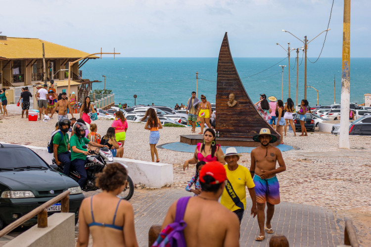 Dia 15 de setembro &eacute; feriado em centenas de cidades ao redor do Brasil, conforme calend&aacute;rio de folgas divulgado pela Febraban, saiba quais 