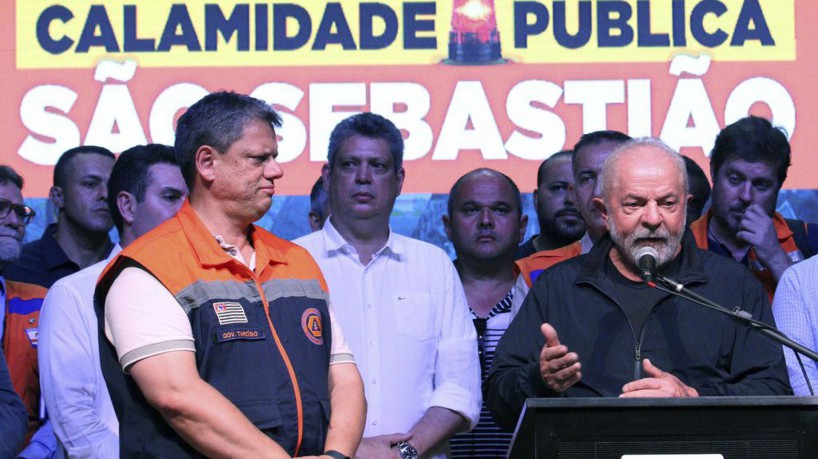 ￼Tarcísio de Freitas e Lula em São Sebastião