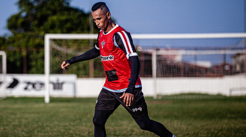 Ciel se recupera de uma les&atilde;o muscular na coxa