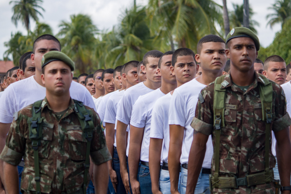 Alistamento Militar 2026 inicia nesta quinta-feira; mulheres participam pelo segundo ano.
