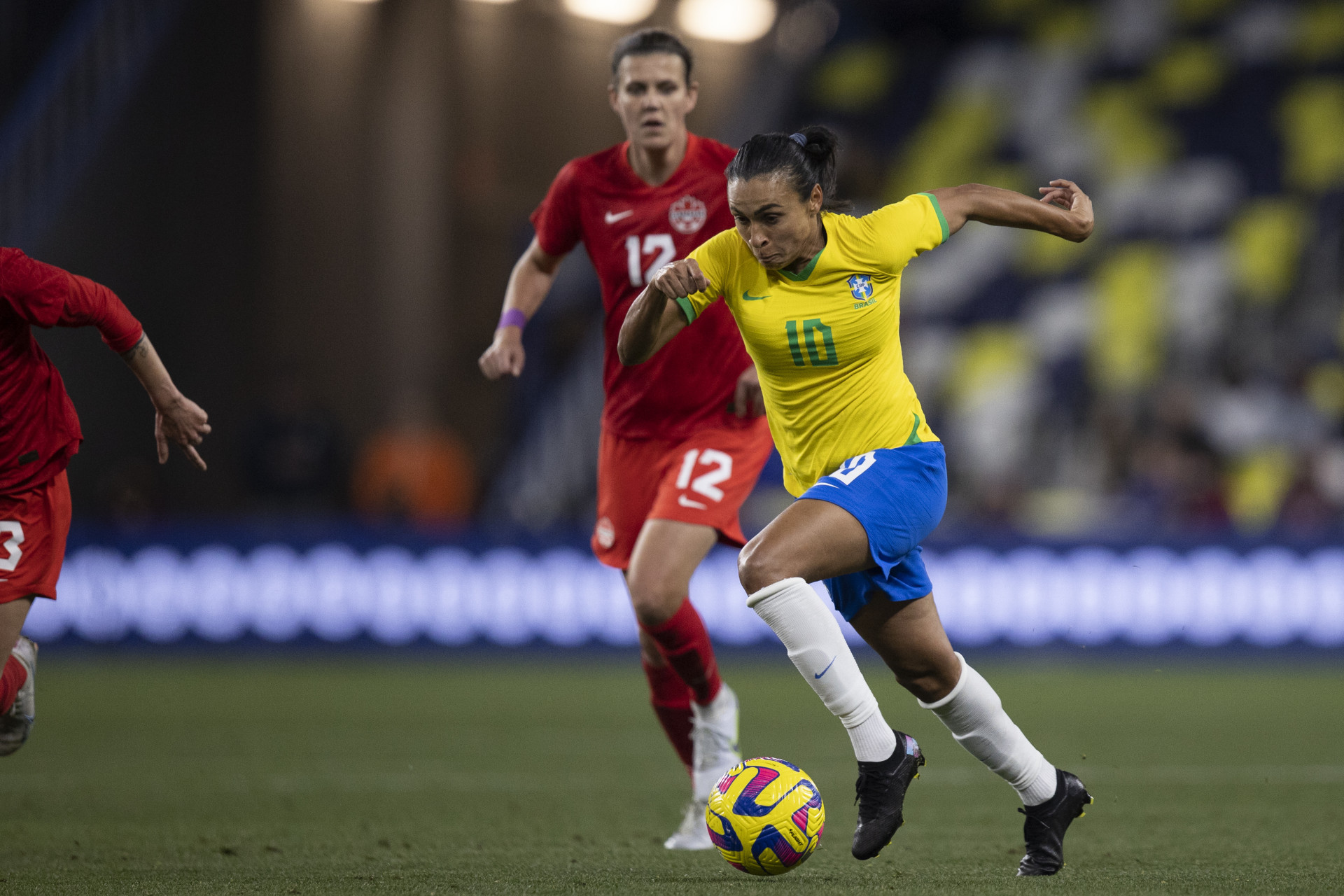 Fifa coloca em projeto limitar idade do futebol feminino nas Olimpíadas -  22/12/2021 - UOL Esporte