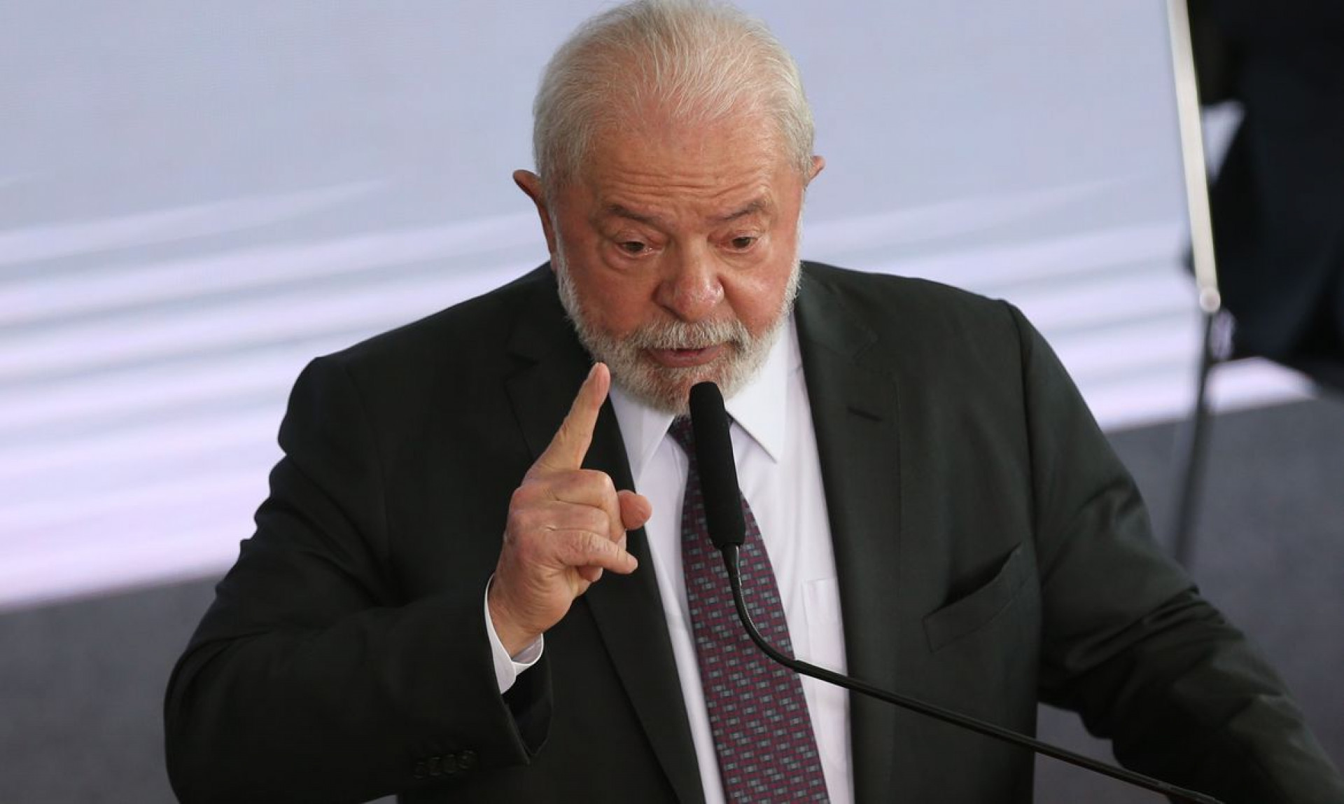 O POVO News: Lula lança novo Bolsa Família; confira regras e valores