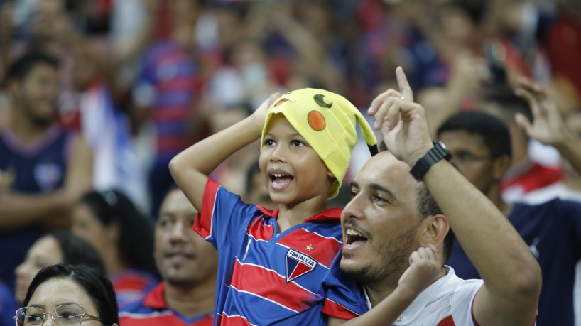 Mais de mil crianças aproveitam plano de gratuidade para assistir Fortaleza x Fluminense pelo Brasileirão