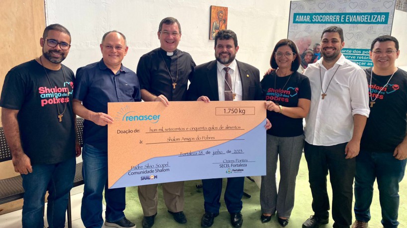 Comunidade Shalom faz entrega de alimentos arrecadados durante Renascer 2023 
