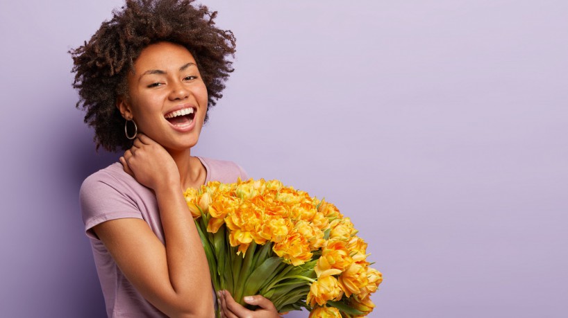 O dia internacional da mulher de popularizou em 1977, quando a Organização das Nações Unidas reconheceu a data 