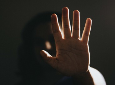 Imagem de apoio ilustrativo. Um homem foi condenado a 42 anos de prisão por matar a ex-companheira com golpes de estilete, em Tamboril 