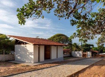 Local abriga exposições da ONG Aquasis para público local e turistas 