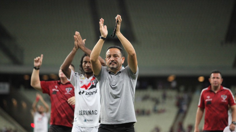 FORTALEZA, CE, BRASIL,12.03.2023:Kobayashi, técnico do Ferroviário. Jogo semifinal do campeonato cearense, Fortaleza vs Ferroviário, arena Castelão.