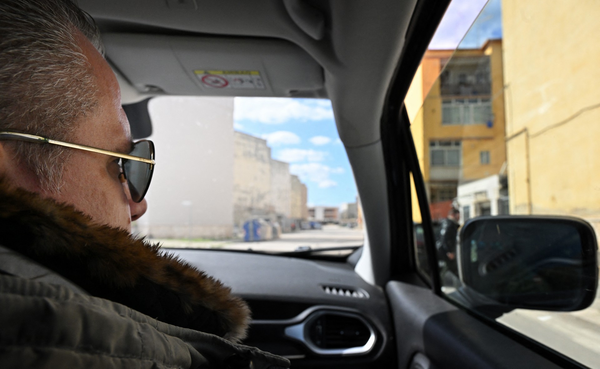 Um policial patrulha Foggia em 7 de mar&ccedil;o de 2023