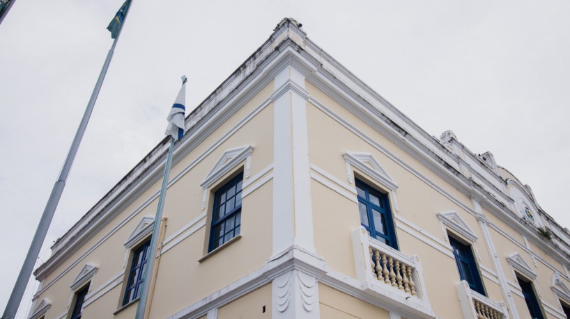 Fachada do Pa&ccedil;o Municipal, no Centro de Fortaleza