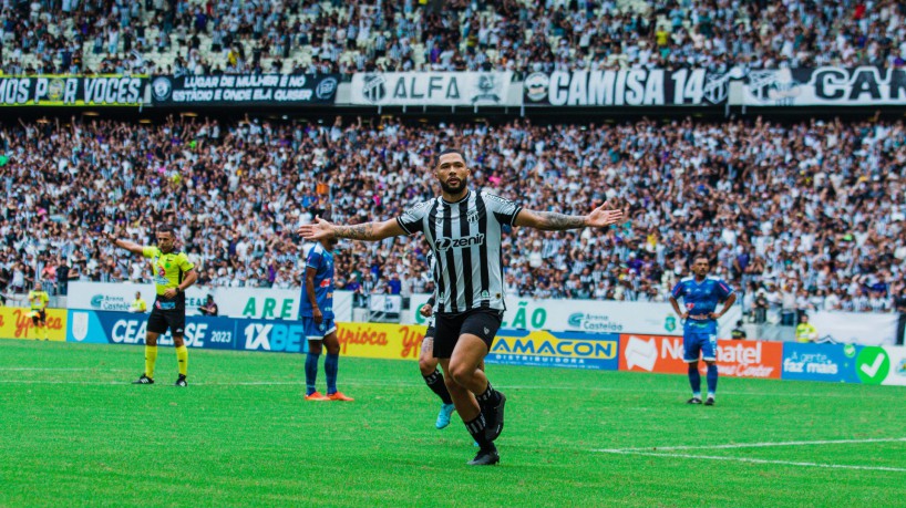 FORTALEZA, CEAR&Aacute;, 18-03-2023: Vitor Gabriel. Cear&aacute; x Iguatu. Jogo de acesso a final do Campeonato Cearense, com vit&oacute;ria alvinegra, depois de se ausentar na temporada de 2022.  (Foto: Fernanda Barros/ O Povo).