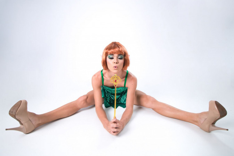 &Aacute;tila &Acirc;ngelo faz sucesso na internet com v&iacute;deos de humor nas redes sociais