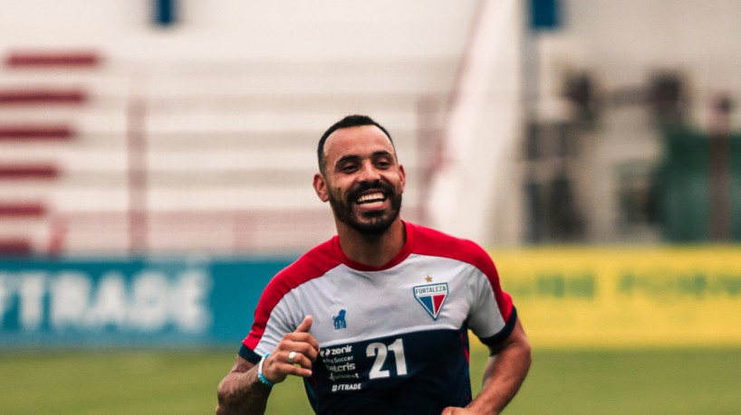 Atacante Moisés em treino do Fortaleza no Centro de Excelência Alcides Santos, no Pici