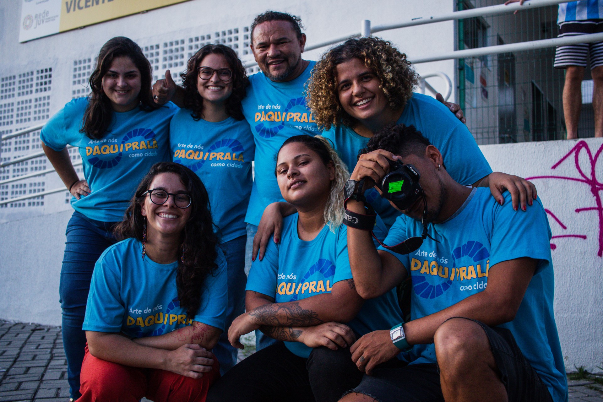 Equipe do Instituto Três Mares, na Praça da Cultura, no Vicente Pinzon (Foto: FERNANDA BARROS)