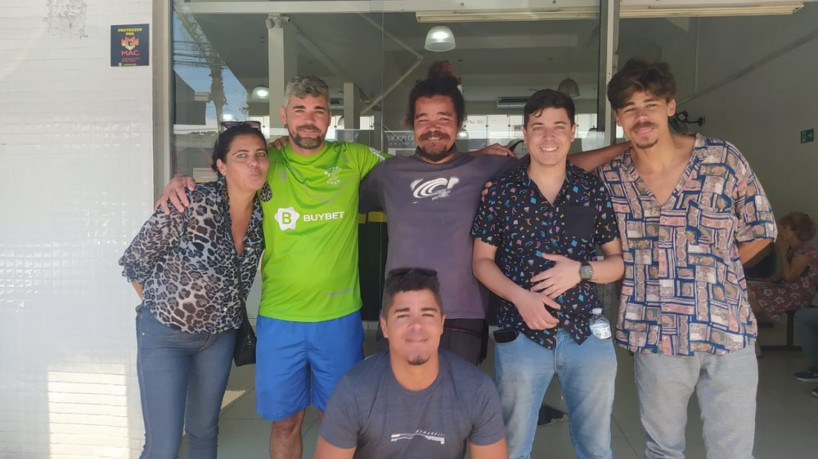 Da esquerda pra direita: Lua,Sol,Mar,Netuno, Sereno e Céu agachado.