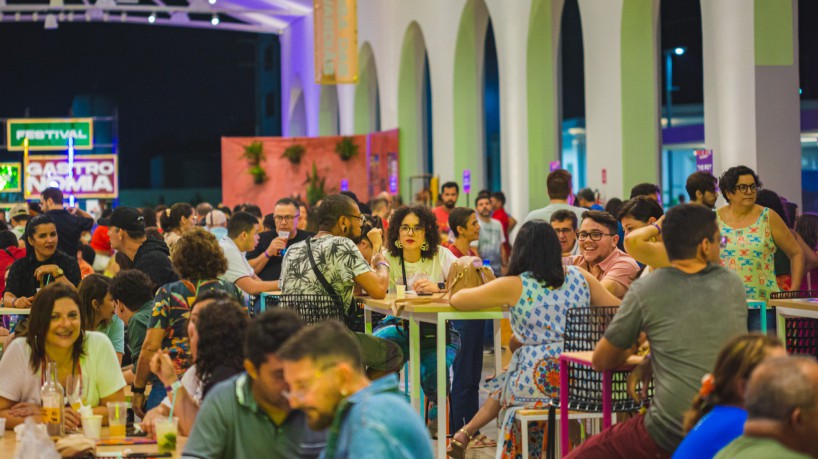 Mercado AlimentaCE celebra dois ano com programação culinária e musical
