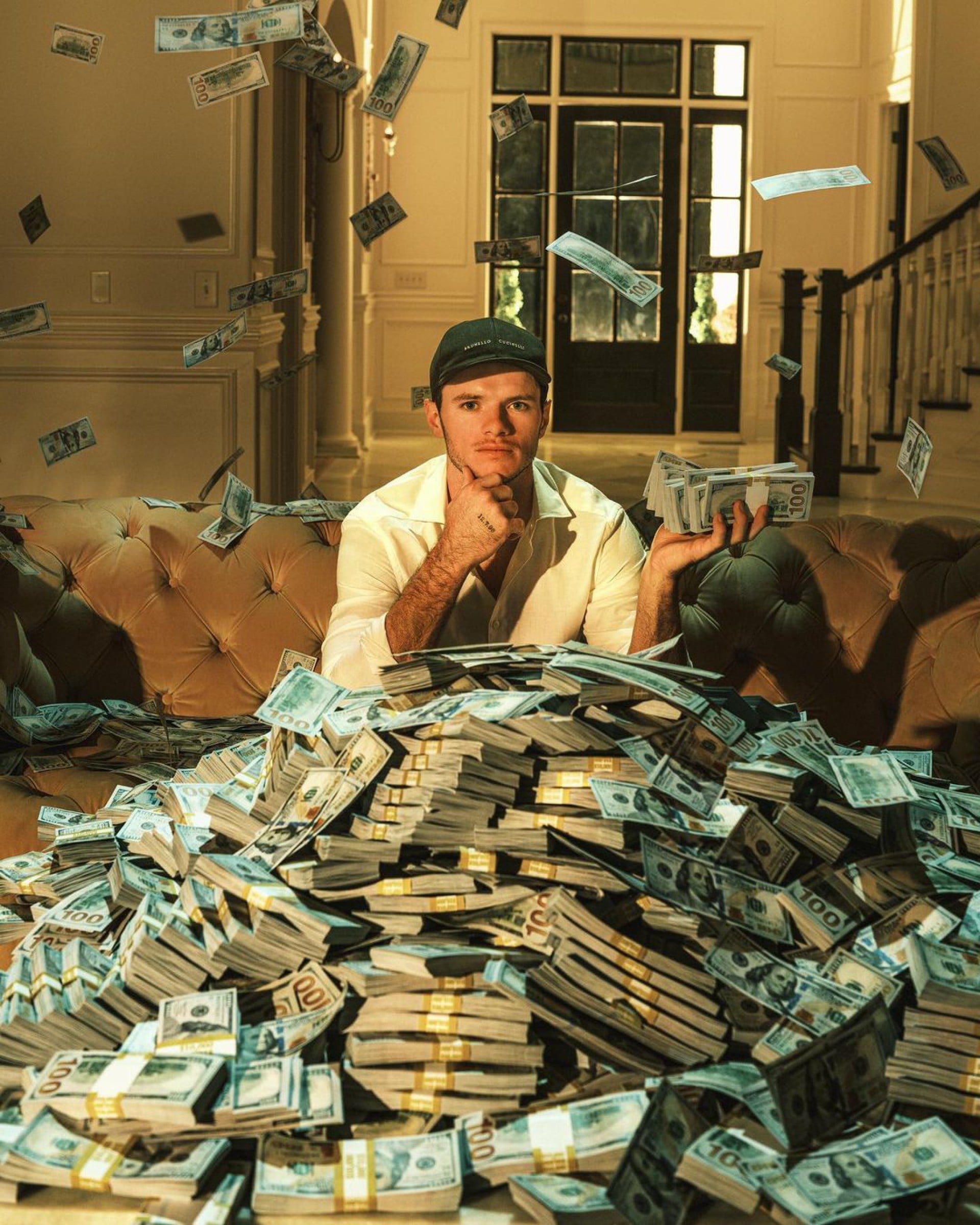 Whistlin Diesel é um youtuber norte-americano que se identifica como "CEO de Destruição"