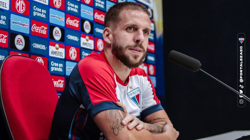 Lucas Sasha em entrevista coletiva no Pici