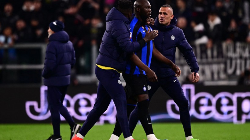 Atacante Lukaku no jogo Juventus x Inter de Milão pela Copa da Itália