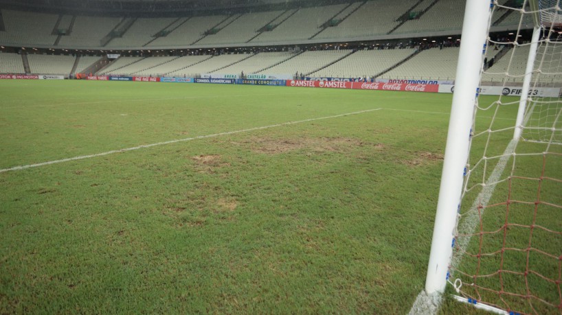 Gramado do campo da Arena Castelão em 2023