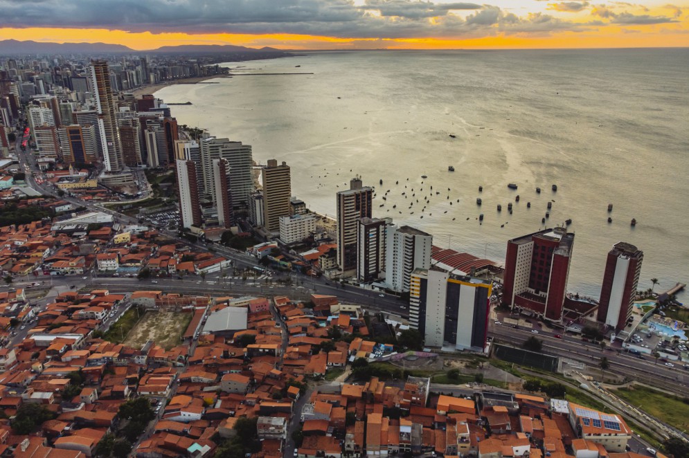 FORTALEZA-CE, BRASIL, 16-06-2022: Foto aérea da orla de Fortaleza. Vista do Mirante do Morro Santa Terezinha. (Foto: Fco Fontenele/O Povo) (Foto: FCO FONTENELE)