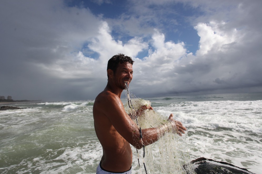 Roniele Suíra, pescador da Sabiaguaba: a vida em alto mar (Foto: FÁBIO LIMA)