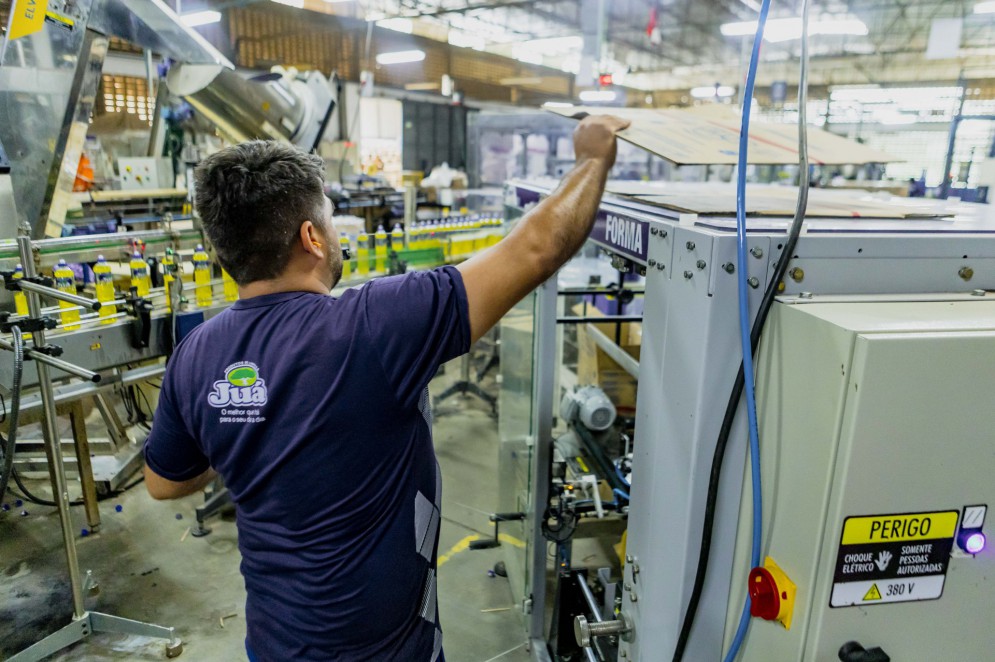 Produção atual da Sabão Juá é de 250 mil caixas de produtos por mês(Foto: FCO FONTENELE)