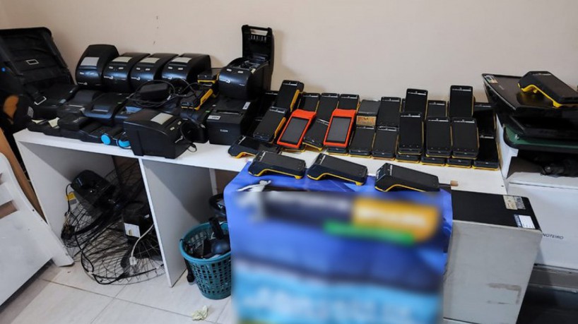 PARTE do material apreendidodurante a operação da PF