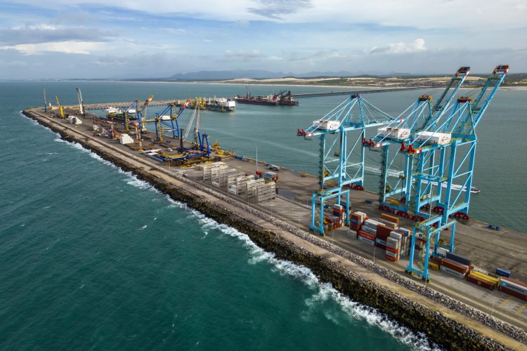 Píer 2 do Porto do Pecém é alvo de recursos do Bird para a movimentação de H2V