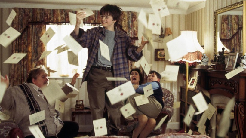 Elenco dos filmes originais, cujo lançamento começou há mais de 20 anos, não estará presente na nova série de Harry Potter