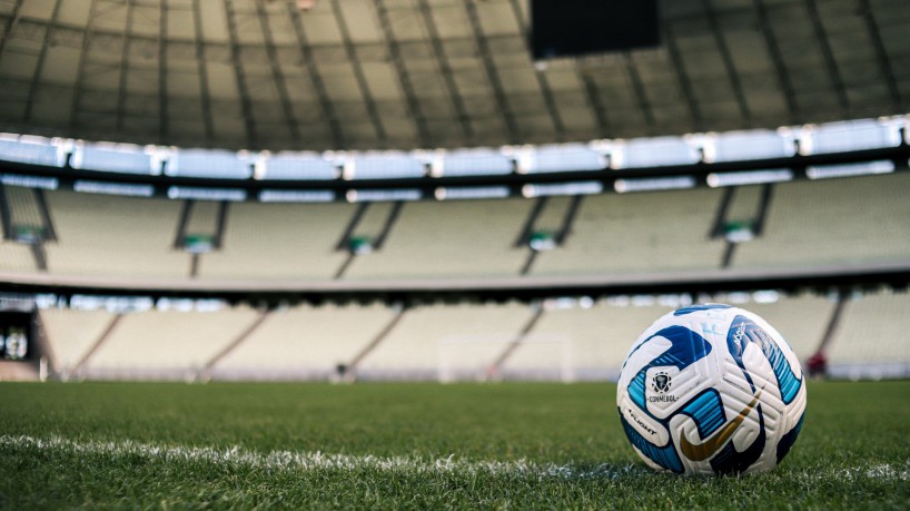 Com pausa nos jogos, Arena Castelão reforça manutenção do gramado -  Secretaria do Esporte