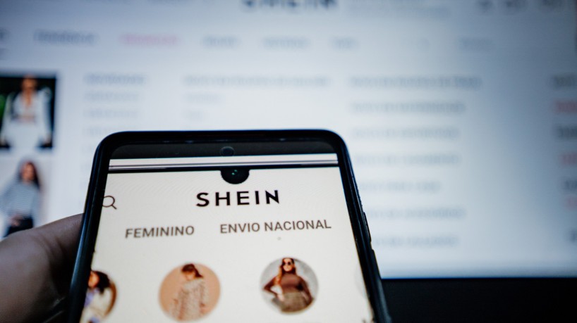 ￼TAXAR compras internacionais até 
US$ 50 era uma demanda da indústria nacional