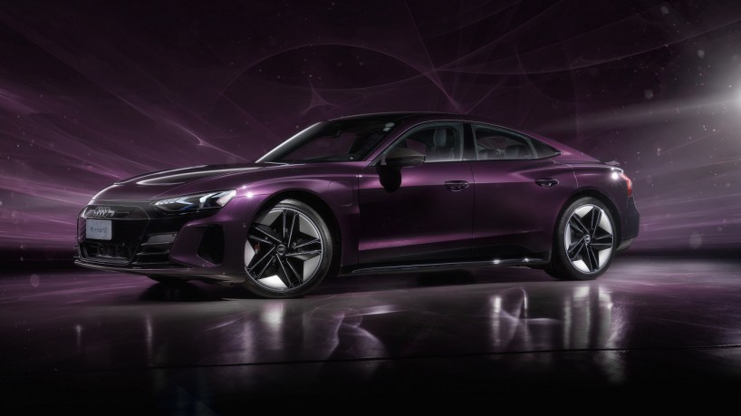 O Audi RS e-tron GT é oferecido em versão única dentro do Audi Luxury Signature. 