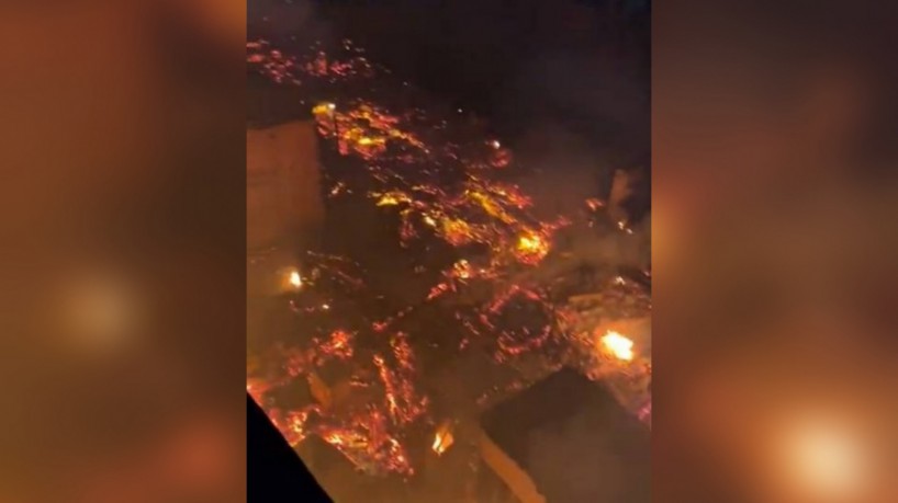 Incêndio atingiu a comunidade do Pau Queimado, na Zona Leste de São Paulo, na madrugada desta quinta-feira, 27