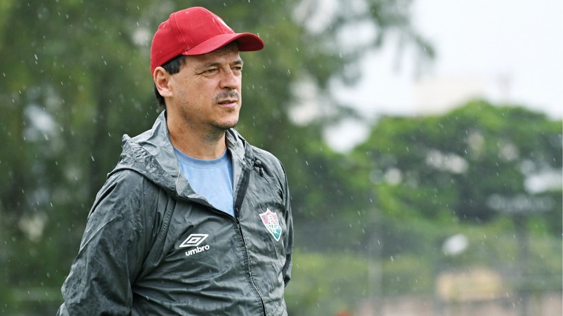 Técnico Fernando Diniz em treino do Fluminense no estádio Carlos de Alencar Pinto, em Porangabuçu