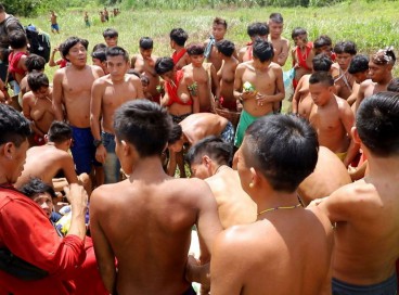 Os Yanomami formam uma sociedade de caçadores-agricultores no Norte da Amazônia que fez notícia em 2023.