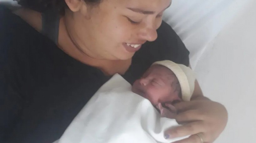 Mulher vai em hospital para tratar hérnia de disco e descobre gravidez em São Paulo