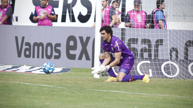 Goleiro Richard foi um dos destaques da vitória por 1 a 0 sobre o Fortaleza