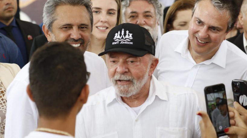 Lula inicia agenda no Ceará com visita a escola ao lado de Camilo e Elmano 