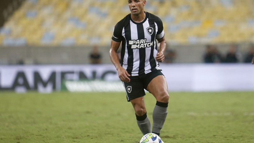 Lateral-esquerdo Marçal no jogo Flamengo x Botafogo, no Maracanã, pelo Campeonato Brasileiro Série A 2023